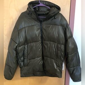 Abercrombie & Fitch women’s olive green puffer